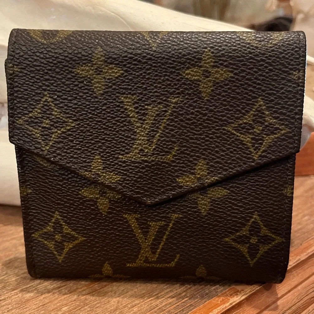 Louis Vuitton Vintage 1991 Compact Wallet EUC - Picture 3 of 16